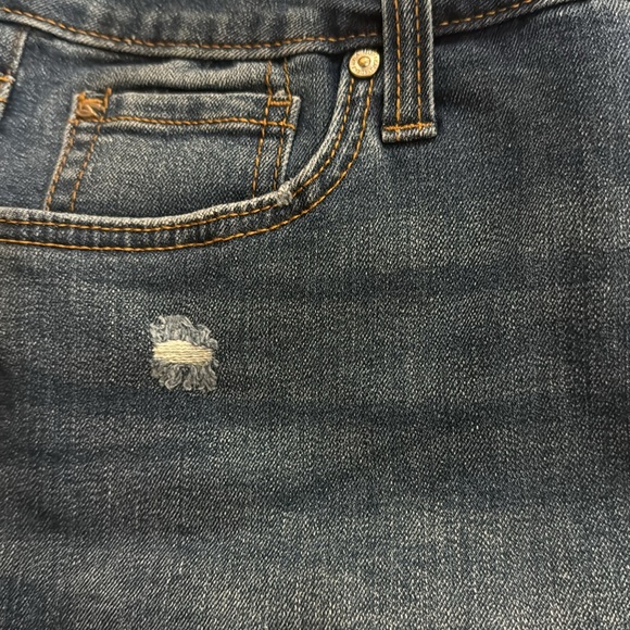 Seven7 Cut Hem  5” Inseam Weekend Comfort Stretch Denim Short Size 4 NWT - Picture 7 of 8